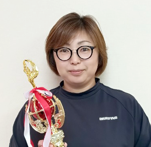 第24回県マスターズゴルフ大会 グロスの部 女子優勝選手